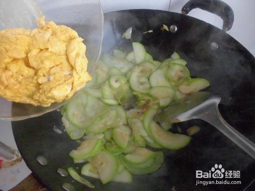 角瓜应该怎么炒着吃,角瓜炒制攻略，教你轻松烹饪角瓜佳肴