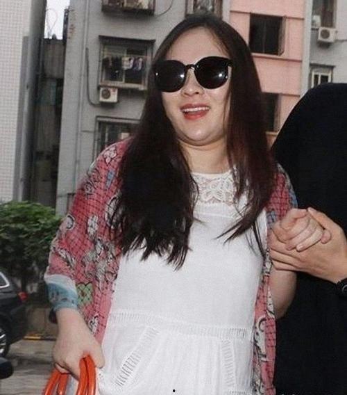 吃瓜娱乐圈霍思燕,娱乐圈的甜蜜瓜果，甜蜜生活与事业双丰收